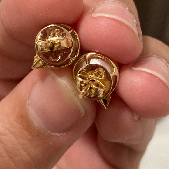 2 pairs of 14k solid gold earrings - Picture 5 of 9